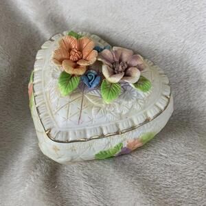 Trinket Box With Lid Resin Flowers Heart Floral Covered Keepsake Jar 4”x 3.5”